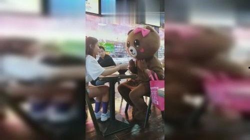 吃瓜事件网红呆呆,揭秘网络红人的争议瞬间